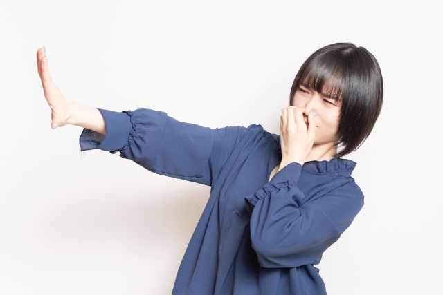 臭い玉の取り方コツは？口臭の原因を自分で取り除く簡単な方法を紹介口臭が気になる