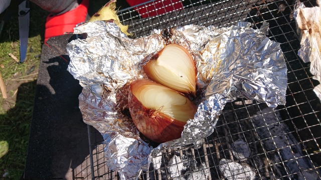 バーベキューのホイル焼きをおしゃれに！失敗しない包み方のコツは？玉ねぎ