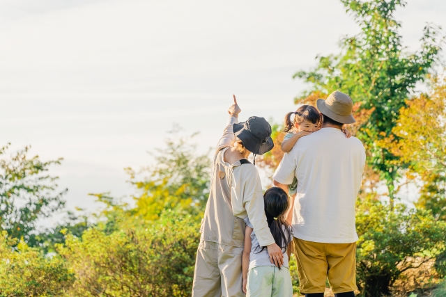 紅葉狩りに持っていくべき必需品10選！服装＆持ち物はこれで完璧服装