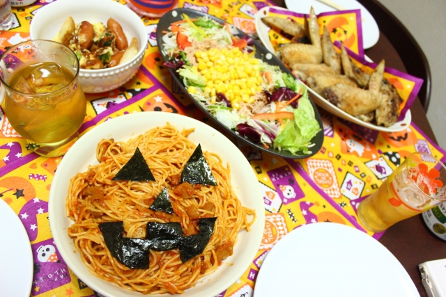 ハロウィンの食べ物は日本で何を食べる？かぼちゃ以外のおすすめも！日本