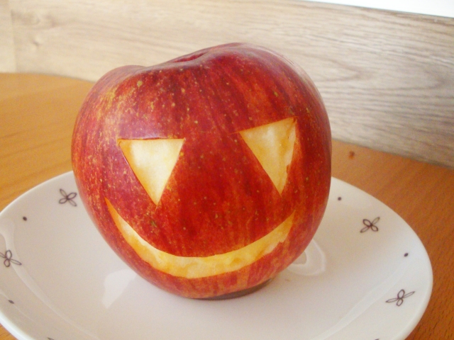 ハロウィンの食べ物は日本で何を食べる？かぼちゃ以外のおすすめも！リンゴ
