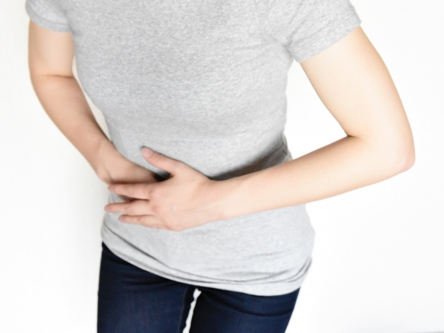 柿をたくさん食べると栄養摂りすぎ!?食べ過ぎで出る症状と注意点！食べ過ぎで出る症状