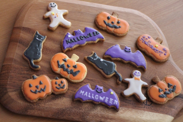 ハロウィンの食べ物は日本で何を食べる？かぼちゃ以外のおすすめも！カラークッキー